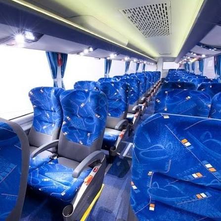 Interior de ônibus intermunicipal